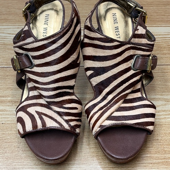 Women’s Open Toe Platform Cow Leather Shoe Zebra Print Fur Size 8 Nine West Heel - Picture 7 of 10